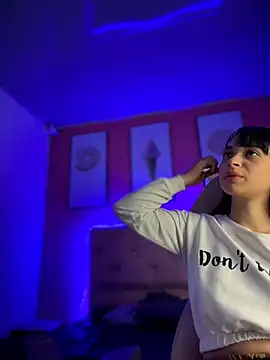 Snapshot of Sasha-18 chatting on February 27, 12:38 pm Sasha-18 online show from February 27, 12:38 pm