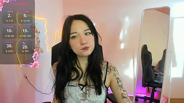 AliceeinWonderlanddd online show from February 16, 3:13 am