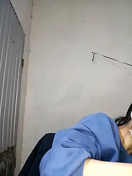 Snapshot of Daisy-lusia2026 chatting on April 14, 2:45 pm Daisy-lusia2026 online show from April 14, 2:45 pm