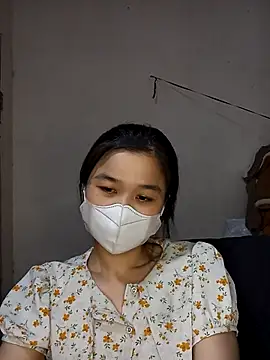 Snapshot of Daisy-lusia2026 chatting on April 28, 2:33 pm Daisy-lusia2026 online show from April 28, 2:33 pm