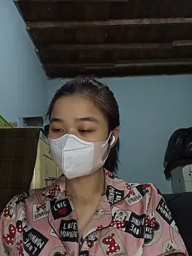 Snapshot of Daisy-lusia2026 chatting on May 14, 10:16 pm Daisy-lusia2026 online show from May 14, 10:16 pm