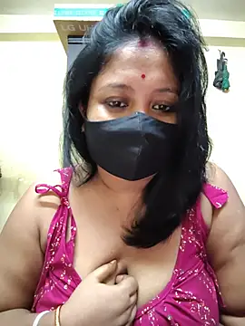 Curvy Trisha online show from July 15, 8:03 pm
