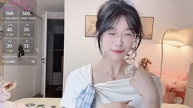 Snapshot of Luminous4173 chatting on June 25, 1:15 pm Luminous4173 online show from June 25, 1:15 pm