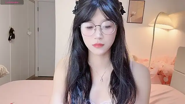 Snapshot of Luminous4173 chatting on July 7, 1:04 pm Luminous4173 online show from July 7, 1:04 pm