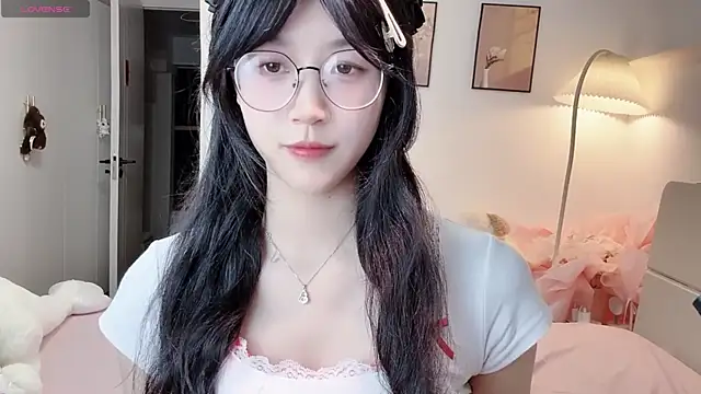 Snapshot of Luminous4173 chatting on July 11, 12:52 pm Luminous4173 online show from July 11, 12:52 pm