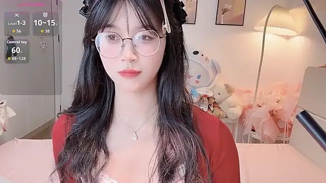 Snapshot of Luminous4173 chatting on July 18, 1:26 pm Luminous4173 online show from July 18, 1:26 pm