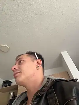 Snapshot of AxelMuller chatting on February 12, 12:33 pm AxelMuller online show from February 12, 12:33 pm