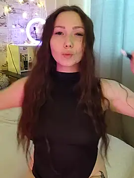 Snapshot of _strawberry_moon_ chatting on February 27, 10:37 am strawberry moon online show from February 27, 10:37 am