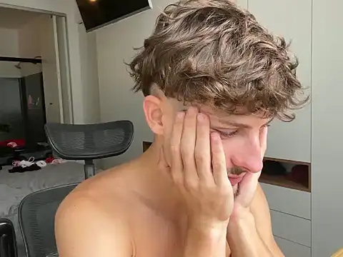 Snapshot of vitoraugustoxxx chatting on February 5, 6:23 pm vitoraugustoxxx online show from February 5, 6:23 pm