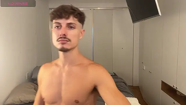 Snapshot of vitoraugustoxxx chatting on February 26, 5:12 pm vitoraugustoxxx online show from February 26, 5:12 pm