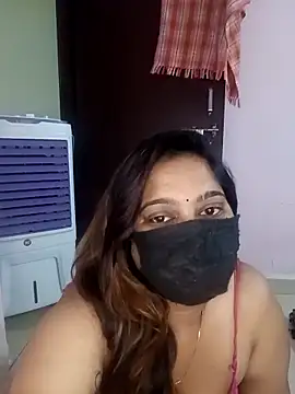Snapshot of Aliya_Hott chatting on May 8, 4:51 am Aliya Hott online show from May 8, 4:51 am