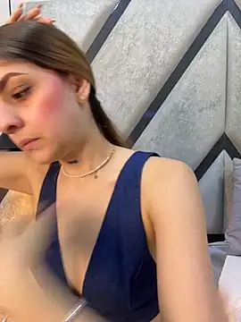 Snapshot of AriaWillssX chatting on February 8, 8:23 pm AriaWillssX online show from February 8, 8:23 pm