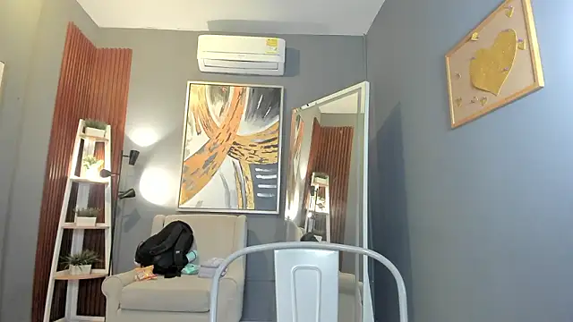 nina swaan online show from February 10, 11:47 am