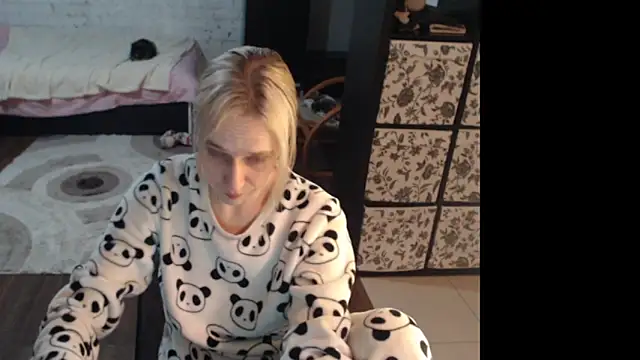 Your guilty pleasure1 online show from February 14, 10:50 pm