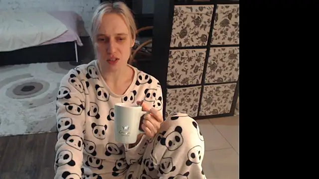 Your guilty pleasure1 online show from February 19, 2:18 am