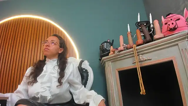 Snapshot of barbara_leython chatting on February 11, 12:54 pm barbara leython online show from February 11, 12:54 pm