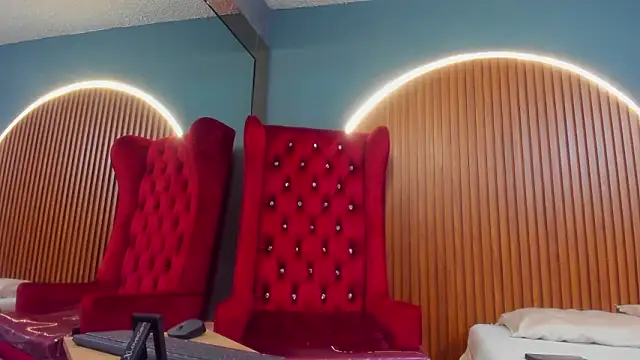 Snapshot of barbara_leython chatting on February 13, 12:45 pm barbara leython online show from February 13, 12:45 pm