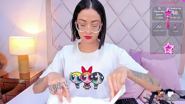 crystalstonee online show from April 2, 8:39 pm