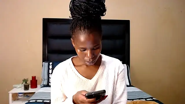 Snapshot of AppleAsss chatting on February 24, 12:25 pm AppleAsss online show from February 24, 12:25 pm