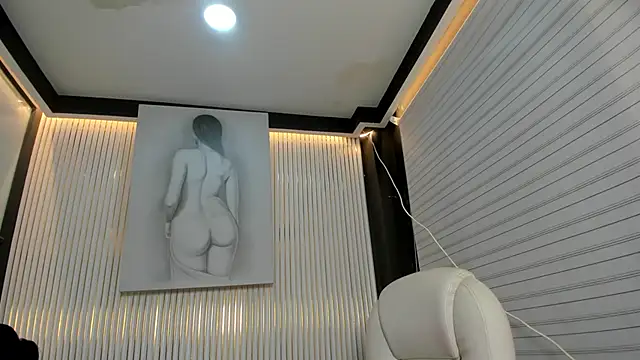 Snapshot of VenusColeman_ chatting on February 21, 8:32 pm VenusColeman online show from February 21, 8:32 pm