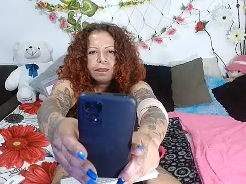 Snapshot of Mariposa_tatto chatting on May 28, 7:11 pm Mariposa tatto online show from May 28, 7:11 pm