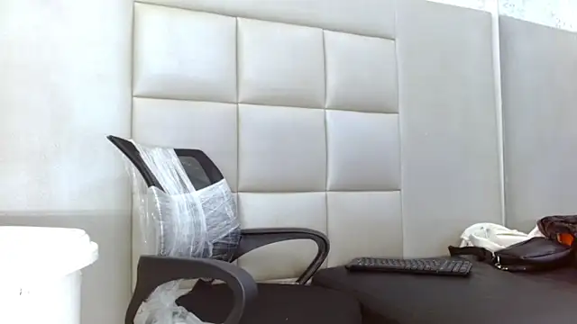 Snapshot of TonnyMarck chatting on February 23, 2:42 am TonnyMarck online show from February 23, 2:42 am