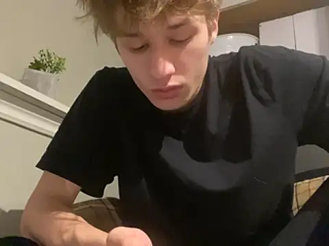 yourwhiteboy1 online show from June 4, 2:28 am