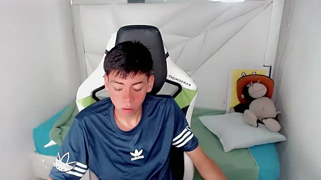 Liarr  online show from February 14, 8:05 pm