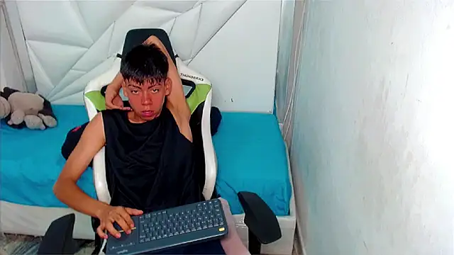 Liarr  online show from March 10, 8:14 pm