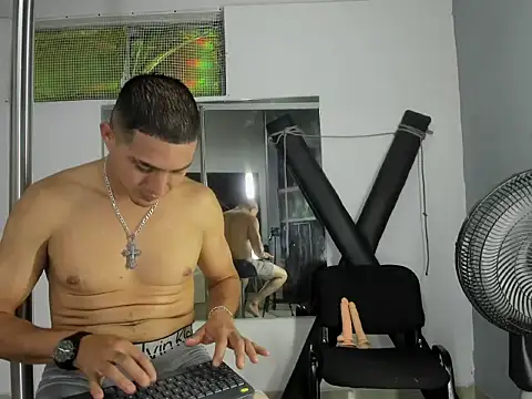 Snapshot of Bonniie_23 chatting on February 4, 3:34 am Bonniie 23 online show from February 4, 3:34 am