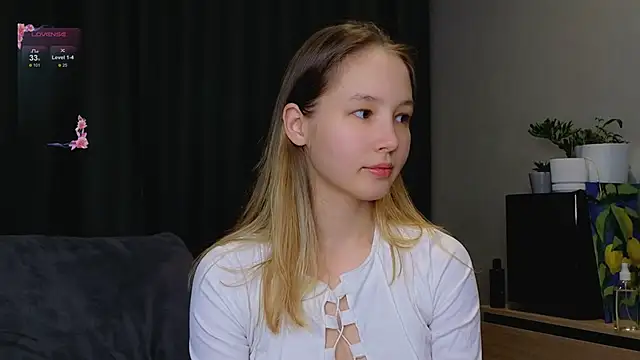 Snapshot of y0ur_sunshinee chatting on February 26, 9:58 pm y0ur sunshinee online show from February 26, 9:58 pm