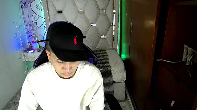 Black diamondd  online show from April 14, 3:18 pm