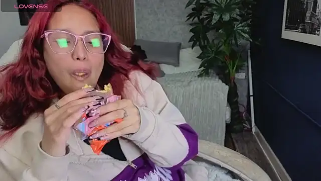 saphire  online show from April 5, 1:14 am