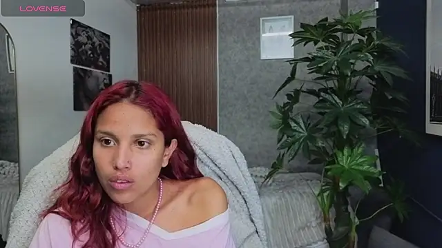 saphire  online show from April 5, 1:19 pm