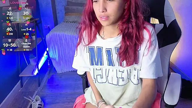 Snapshot of saphire_ chatting on July 11, 2:31 pm saphire online show from July 11, 2:31 pm
