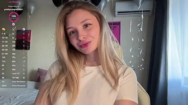 VibeVi online show from April 13, 1:27 pm