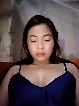 Ella-aa online show from March 16, 9:30 pm