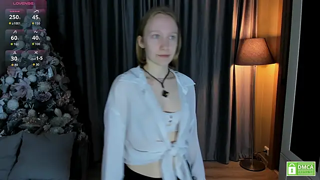 Cutie Ellis online show from May 9, 4:45 pm