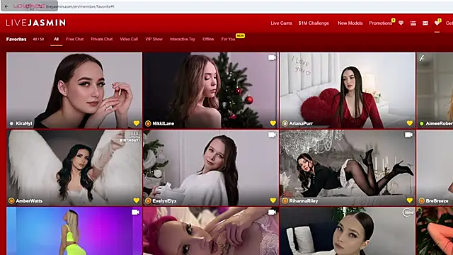 Snapshot of CrystalLili chatting on February 26, 3:27 am CrystalLili online show from February 26, 3:27 am