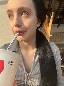 MiaTee online show from February 6, 4:06 am