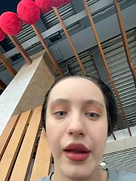 MiaTee online show from February 8, 4:05 am