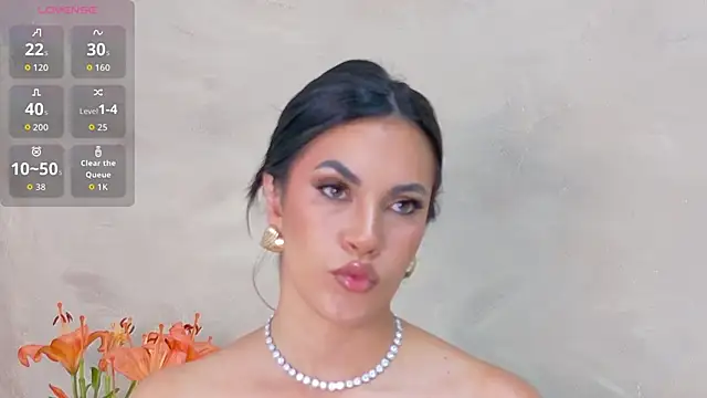 Snapshot of AndiVasquez chatting on April 1, 10:38 am AndiVasquez online show from April 1, 10:38 am