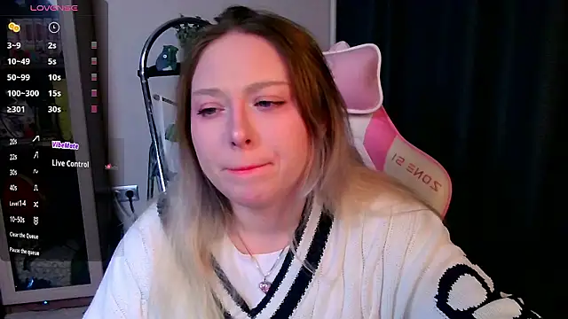 Snapshot of Emiliaaah chatting on February 17, 8:15 pm Emiliaaah online show from February 17, 8:15 pm