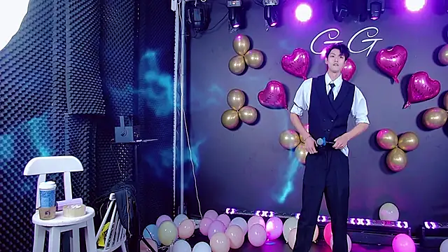 Snapshot of TNT-888 chatting on February 14, 2:52 am TNT-888 online show from February 14, 2:52 am