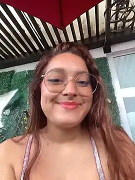 Snapshot of Emily_Vex chatting on February 2, 11:42 am Emily Vex online show from February 2, 11:42 am