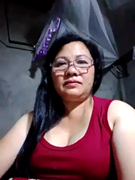 Cold-girlr12 online show from May 4, 3:19 pm