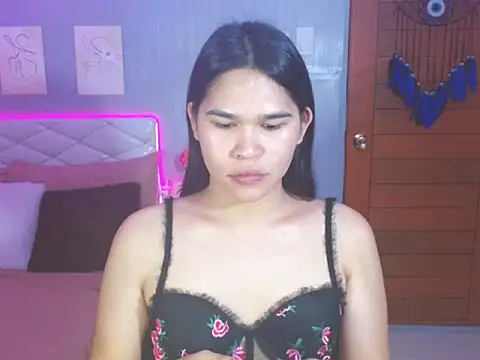 Snapshot of alianabrooks chatting on February 8, 3:59 pm alianabrooks online show from February 8, 3:59 pm