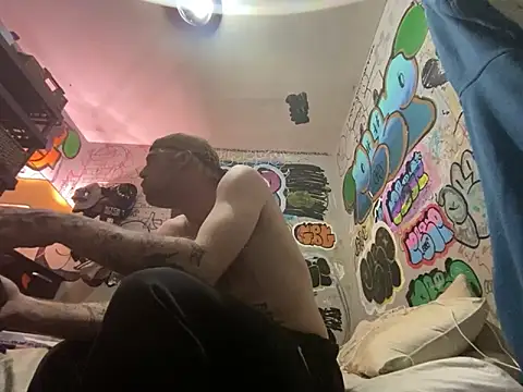 Snapshot of gothboiplzty chatting on April 23, 3:30 am gothboiplzty online show from April 23, 3:30 am