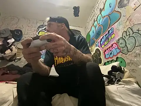 Snapshot of gothboiplzty chatting on April 26, 8:01 am gothboiplzty online show from April 26, 8:01 am