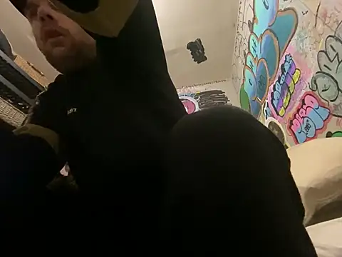Snapshot of gothboiplzty chatting on May 1, 7:46 am gothboiplzty online show from May 1, 7:46 am